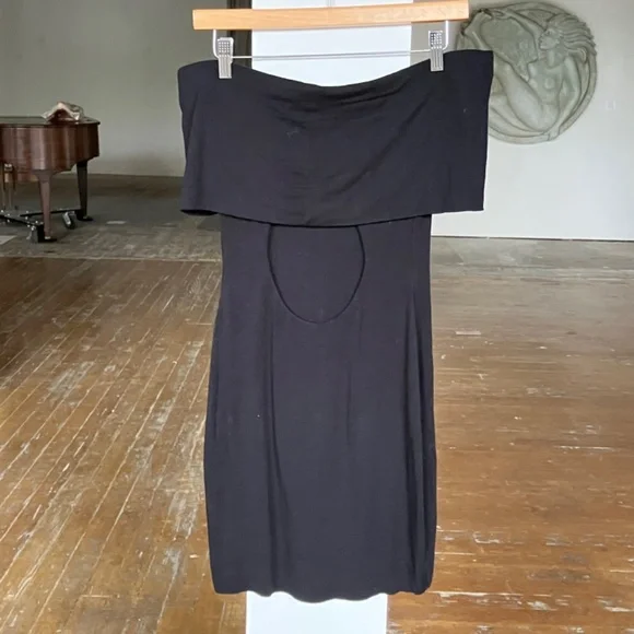 Black off the shoulder, cut out mini dress - Picture 2 of 3